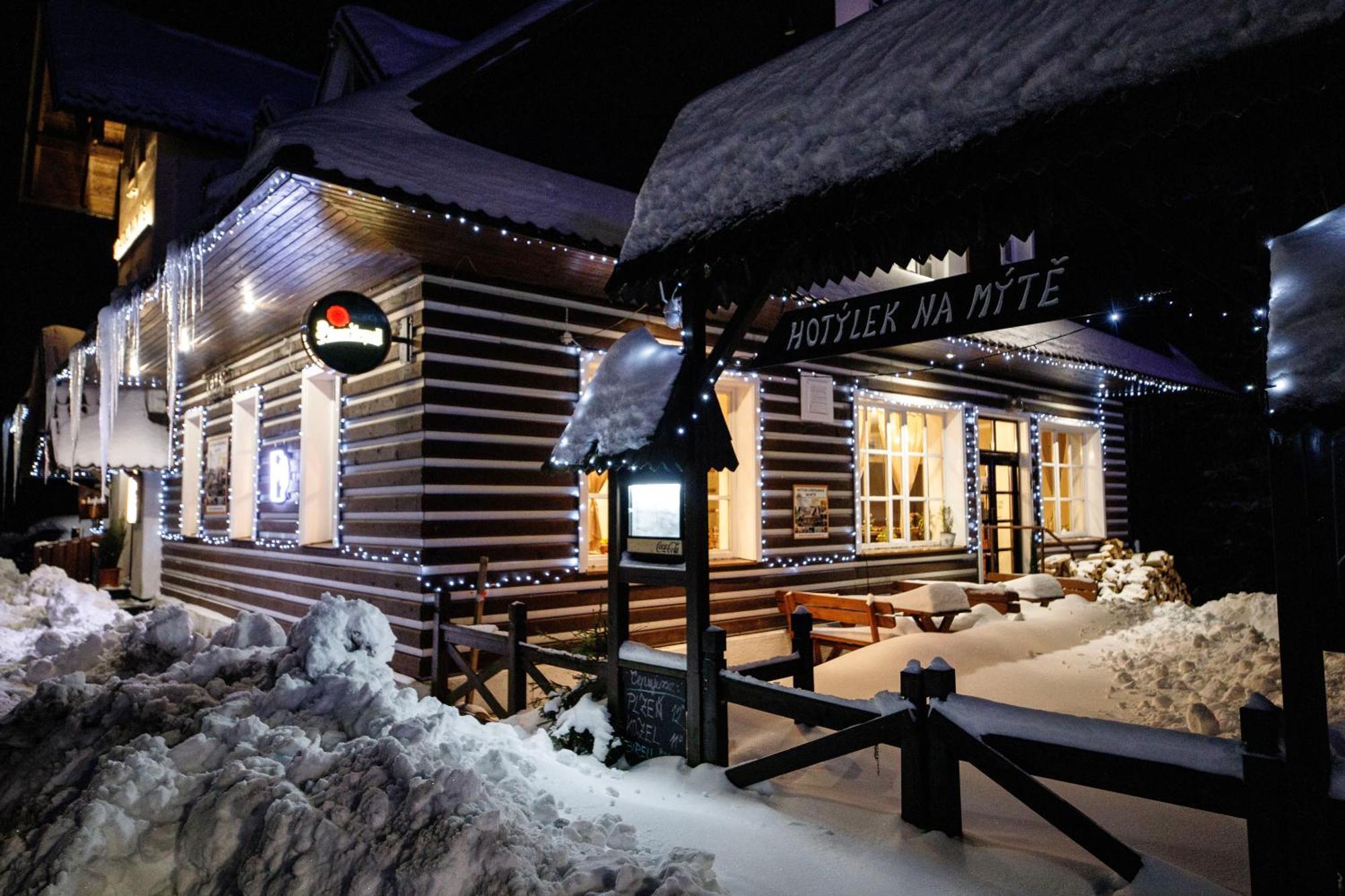 Hotylek Na Myte Hotel Harrachov Ngoại thất bức ảnh