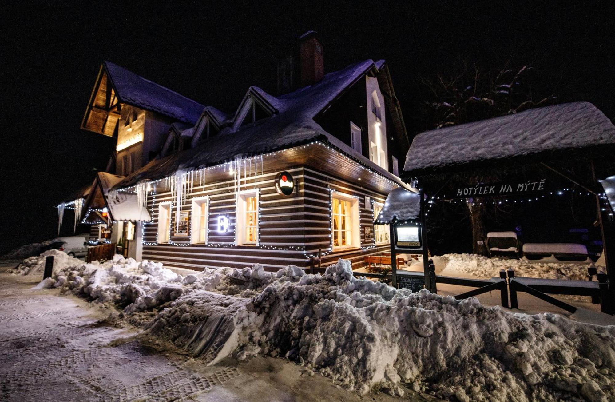Hotylek Na Myte Hotel Harrachov Ngoại thất bức ảnh
